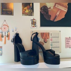 Simmi robin black robin platform heels from dolls kill! Size 6 BRAND NEW🖤.